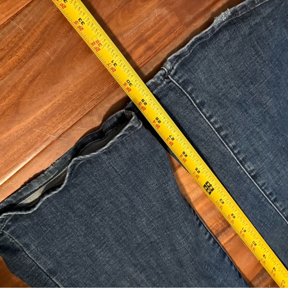 DAZE Denim “Crush” Flare Jeans | Size‎ 25 | Sustainable Stretch Fit - Picture 5 of 8